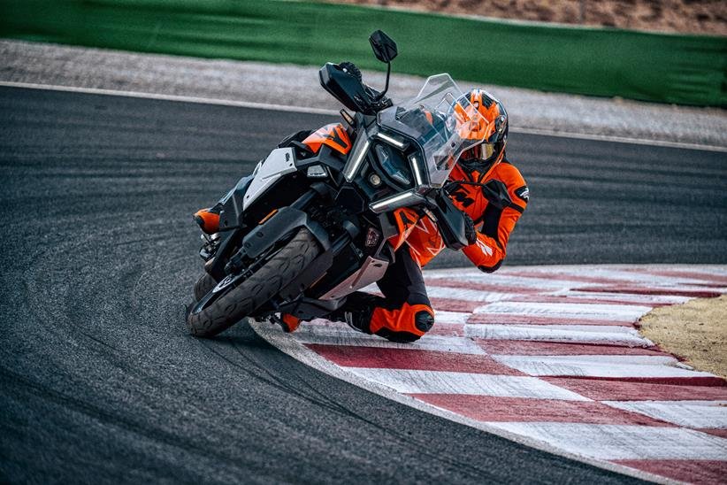 ktm-1390-super-adventure-s-evo