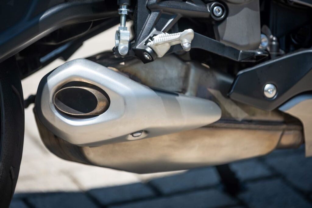 Triumph Daytona 660: a nova média esportiva que impõem respeito 8 triumph-daytona-660-a-nova-media-esportiva-que-impoem-respeito
