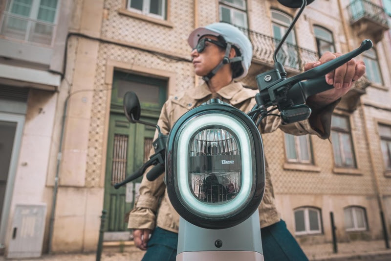 Bee traz ao Brasil novo elétrico retrô que dispensa CNH; conheça Bee traz ao Brasil novo elétrico retrô que dispensa CNH; conheça