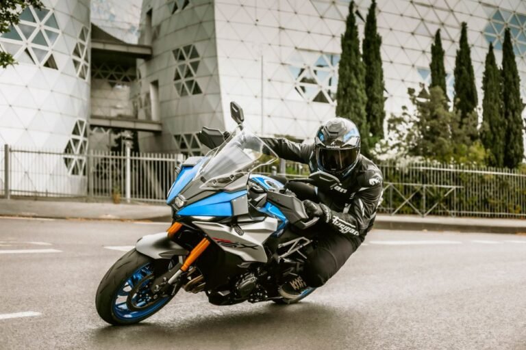 Suzuki GSX-S1000GX e GSX-8R confirmadas para o Brasil em 2025 99 Suzuki GSX-S1000GX e GSX-8R confirmadas para o Brasil em 2025