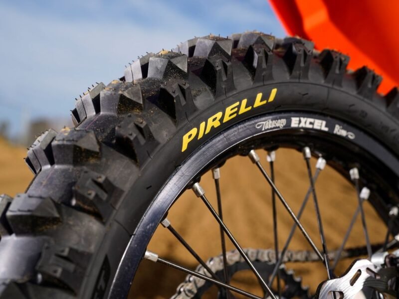 Pirelli tem novo pneu para motocross Scorpion MX32 Mid Soft