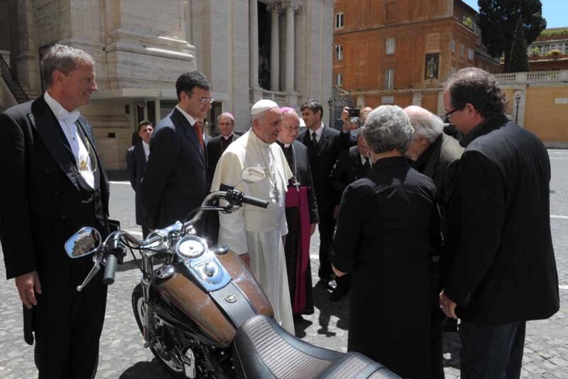 Papa Francis - Harley