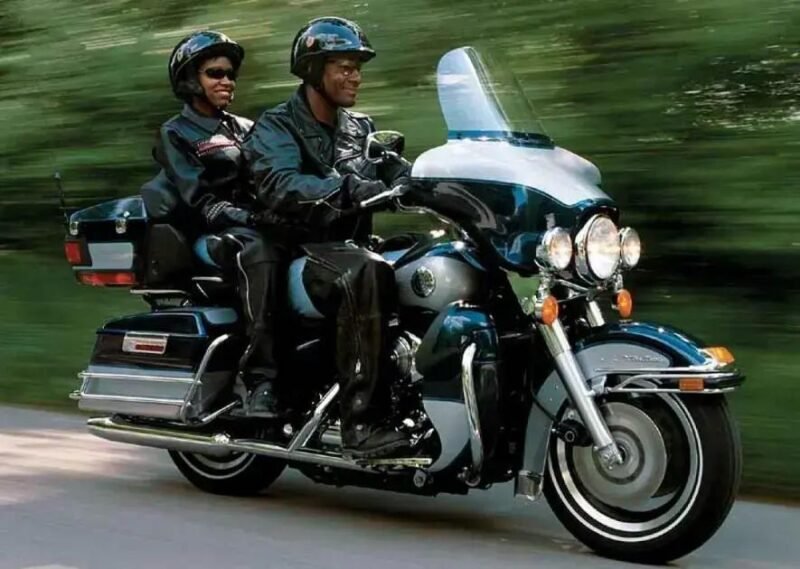 5 motos perfeitas para viajar a dois no Dia dos Namorados