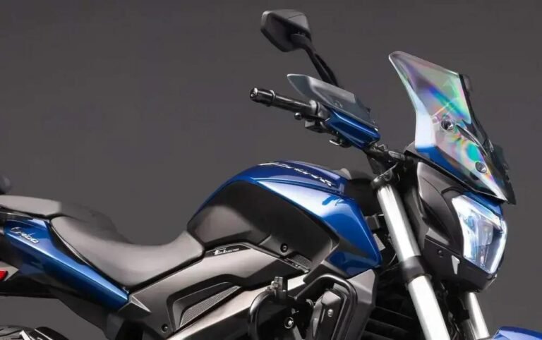 Bajaj Dominar 400 bate recorde com mais de 1.000 emplacamentos
