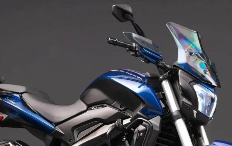Bajaj Dominar 400 bate recorde com mais de 1.000 emplacamentos