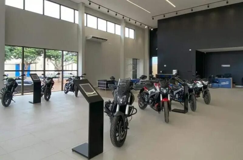 Bajaj inaugura novas concessionárias em Dourados e Natal