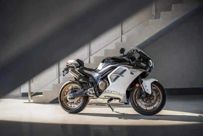CFMoto 500SR Voom: a esportiva retrô que o Brasil espera