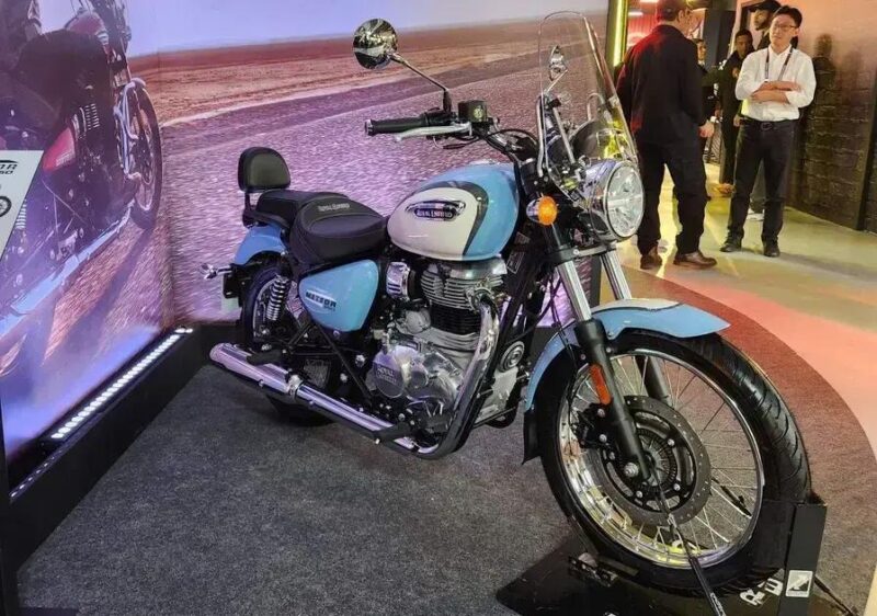 Royal Enfield lança Meteor 350 Aurora com estilo clássico no Brasil