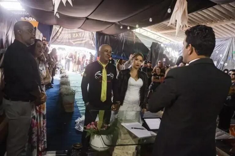 Casamento em evento de motociclismo no festival Capital Moto Week