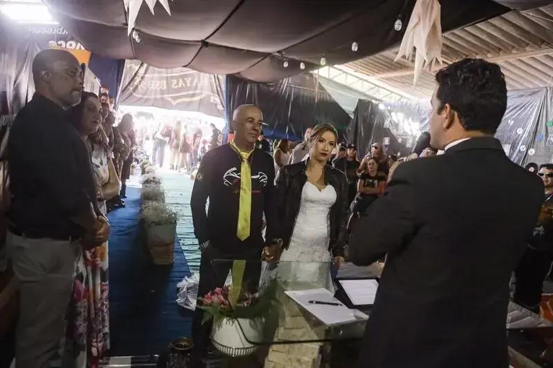 Casamento em evento de motociclismo no festival Capital Moto Week