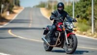 Como ganhar confiança e controlar motos de alta cilindrada