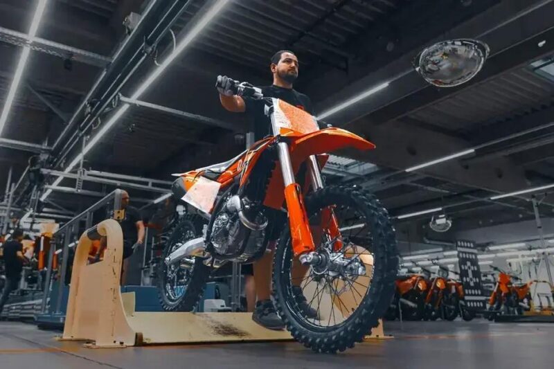 KTM retoma a produção na Europa após meses de crise e reestruturação
