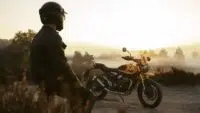 Nova Triumph Scrambler 400 XC chega à Europa e pode desembarcar no Brasil