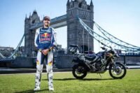 Sam Sunderland tenta quebrar recorde em volta ao mundo de moto