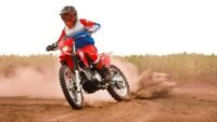 Honda lança nova CRF 300F 2026 com motor mais potente