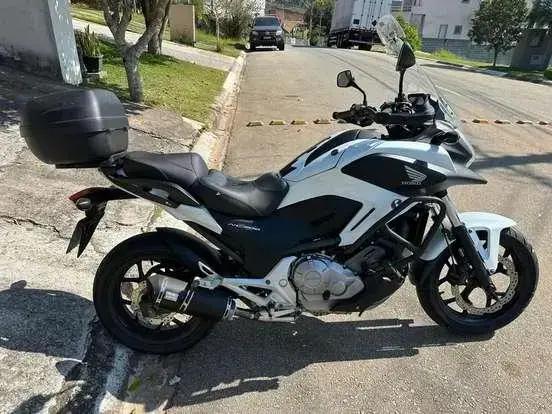 Honda NC700X Antiga: Clássico Versátil com Estilo e Economia