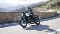 Nova Triumph Speed Twin 900 chega ao Brasil com atualizações e preço premium