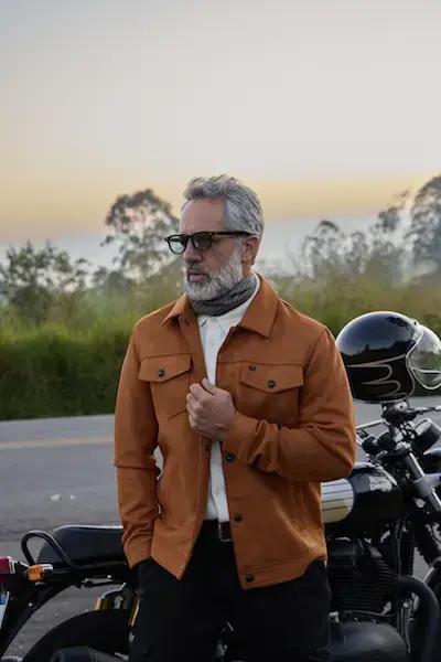Royal Enfield lança coleção de roupas que celebra o espírito do motociclismo