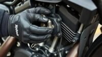 Como trocar a vela da Harley-Davidson Street 750