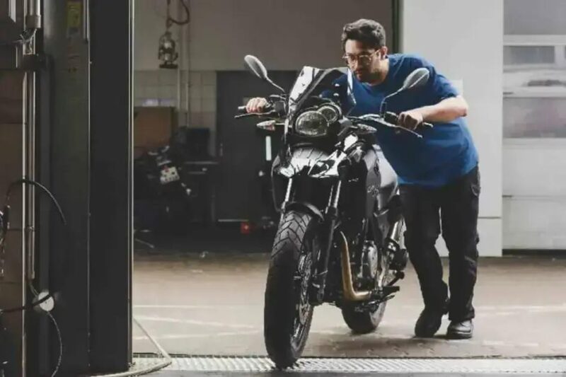 Cuidados essenciais após viagens de moto para prolongar a vida da sua moto Cuidados essenciais após viagens de moto para prolongar a vida da sua moto