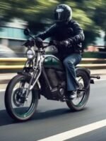 Royal Enfield aposta na eletrificação com loja em Paris e modelos inovadores