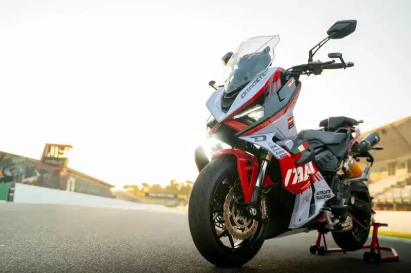 Scooter de Alta Cilindrada Passa dos 200 km/h com Tecnologia de Ponta