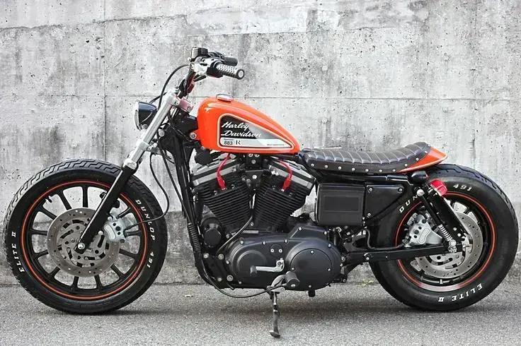 Testes da Harley-Davidson XR 883 R mostram estilo e potência