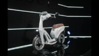 Ujet: o scooter futurista que antecipou o futuro da mobilidade