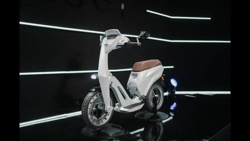 Ujet: o scooter futurista que antecipou o futuro da mobilidade