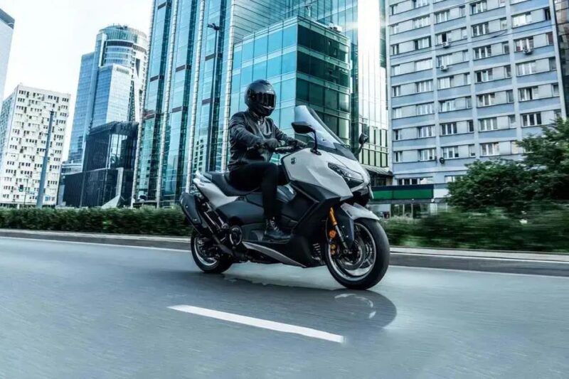 Yamaha pode reintroduzir a potente scooter TMAX no Brasil