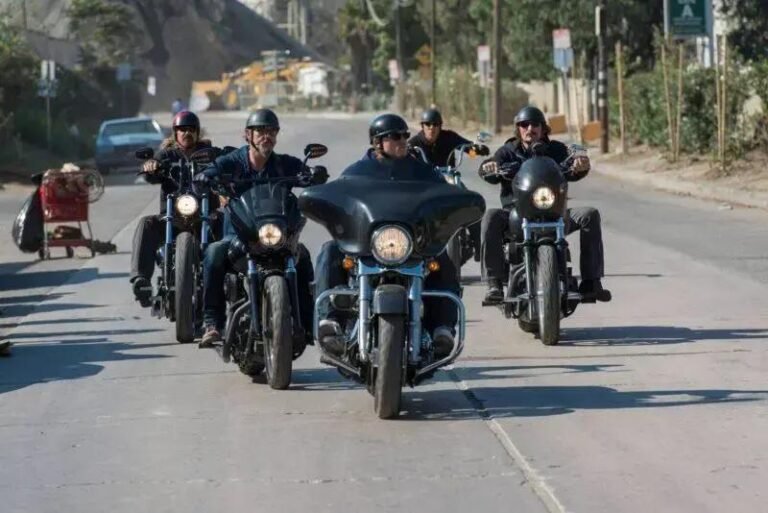 As motos mais icônicas de Sons of Anarchy que marcaram as estradas reais