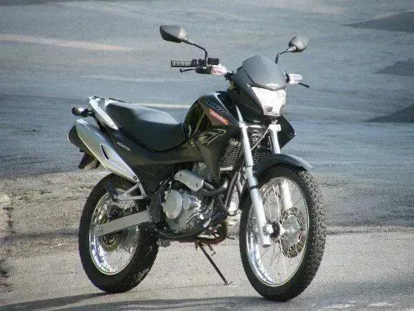 Motos trail dos anos 2000 que marcaram época no Brasil