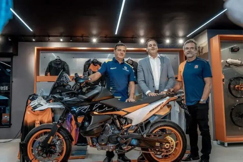 KTM e Husqvarna inauguram primeira concessionária no Brasil KTM e Husqvarna inauguram primeira concessionária no Brasil