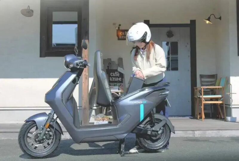 Yamaha Jog E: scooter elétrico com bateria intercambiável