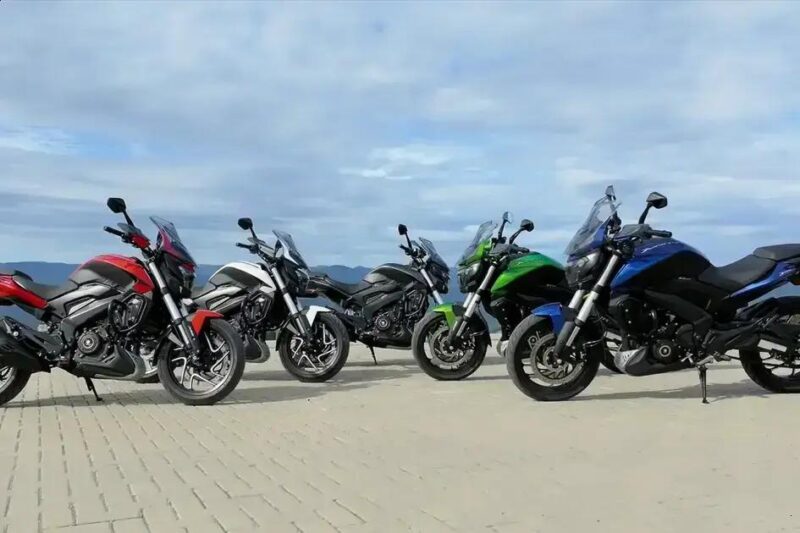 Bajaj: Dominar 400 e 250 com IPVA Grátis