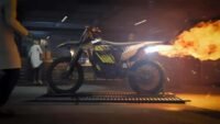 Triumph Bond: Moto com lança-chamas no novo game!